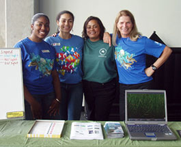 Staff and students from COSEE Coastal Trends set up a seagrass display